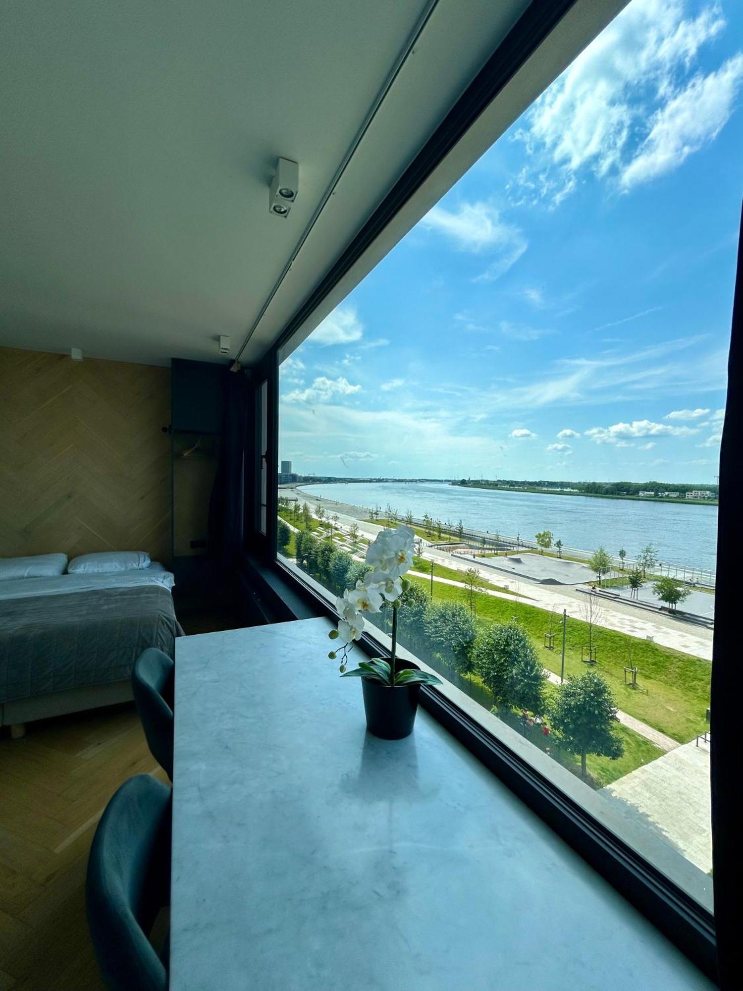 Kaai11 - Lofts & Suites With A View Антверпен Екстериор снимка